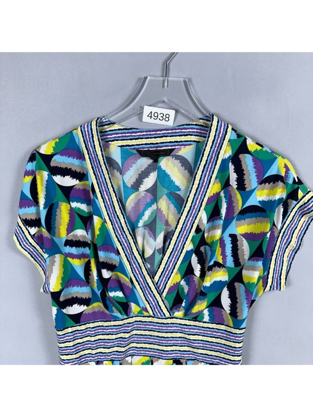 BCBGMAXAZRIA Dress Size Medium Multicolored Geometric Print Short Sleeve V-Neck - Picture 9 of 9